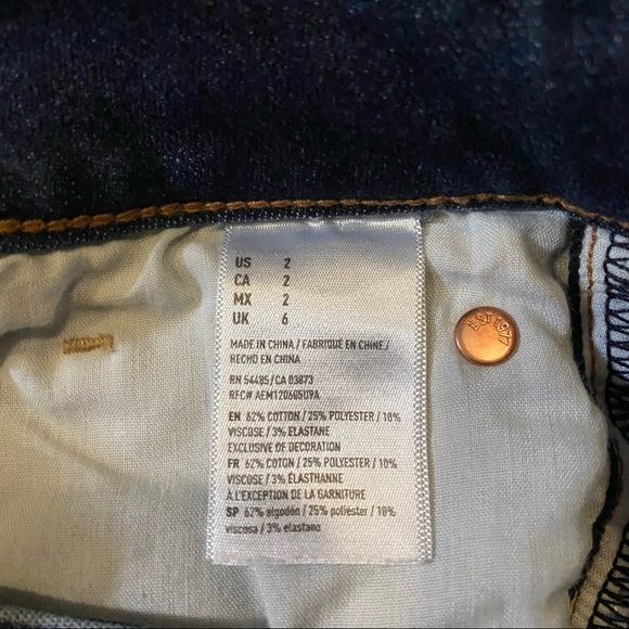 AMERICAN EAGLE • Women’s Distressed Next Level Stretchy Jean Skirt Size- 2 - Picture 4 of 4